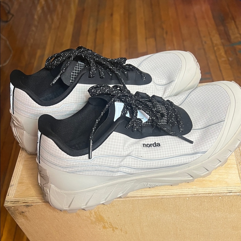 Norda Black and White Athletic Shoes